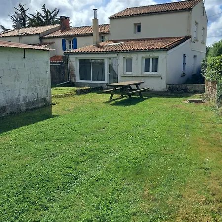 Сasa de vacaciones L'annexe Le Givre